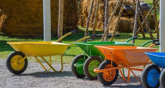 Turn a Simple Tarp into a Lawn Cleanup Tool