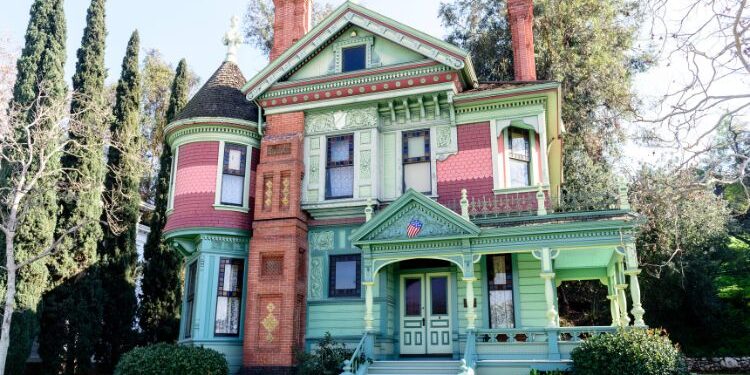 Tips for Successfully Flipping a Historic Home Tips for Successfully Flipping a Historic Home